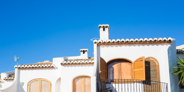 Pintar Fachadas de Casas Unifamiliares / Chalets Colmenar del Arroyo · Pinturas para Pintado de Fachadas Metálicas o de Hormigón