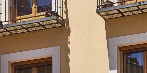 Pintar Fachadas de Casas Unifamiliares / Chalets Colmenar del Arroyo · Pintura anticorrosiva para Barandillas, Rejas y otros Elementos