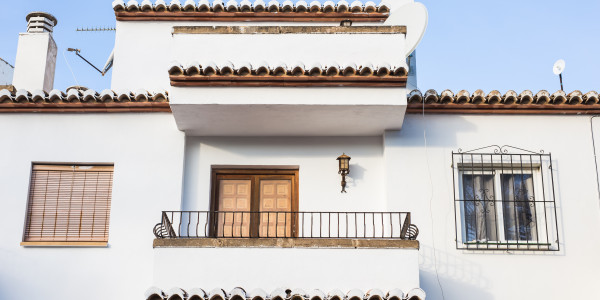 Pintar Fachadas de Casas Unifamiliares / Chalets Colmenar del Arroyo · Pinturas Especiales Anticorrosivas y de Alta Resistencia