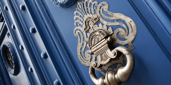 Rehabilitación y Restauración de Fachadas Collado Villalba · Restauración de Puertas / Portales / Ventanas de Madera