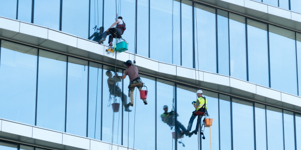 Trabajos Verticales en Fachadas de Edificios / Viviendas Cubas de la Sagra · Pintado Económico y Rápido de Fachadas