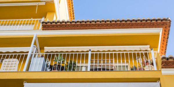 Trabajos Verticales en Fachadas de Edificios / Viviendas Cubas de la Sagra · Restauración de Fachadas
